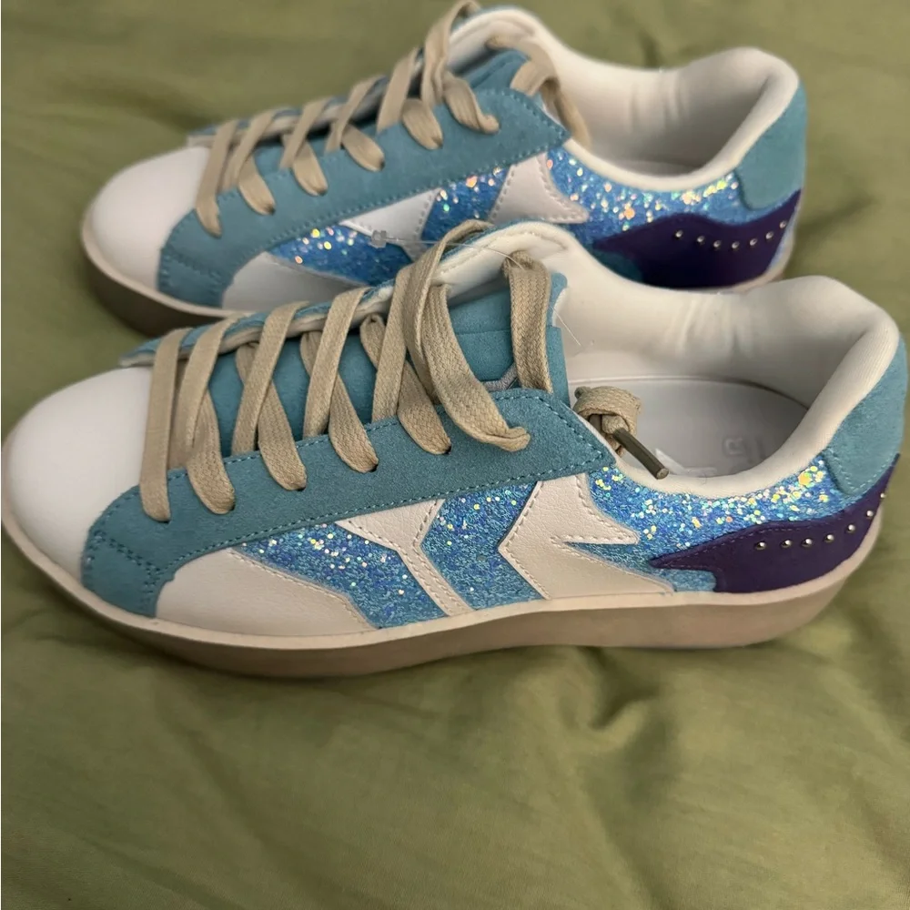 New C.O.B. Culture of Brave Play Sneakers Blue White 7.5 Leather Rhinestone